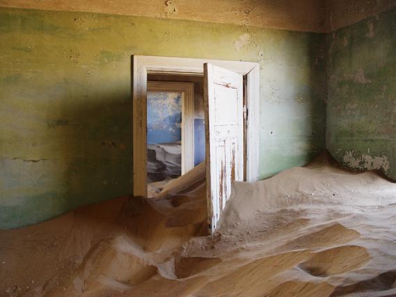 Kolmanskop Namibia - Atlas Obscura - Blog Featured Photography