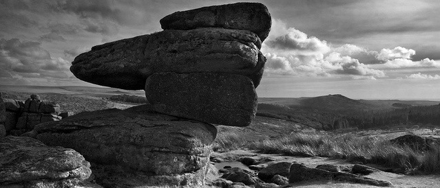 Logan Rock - England - Balance Boulder Fail - Precarious Places Guide